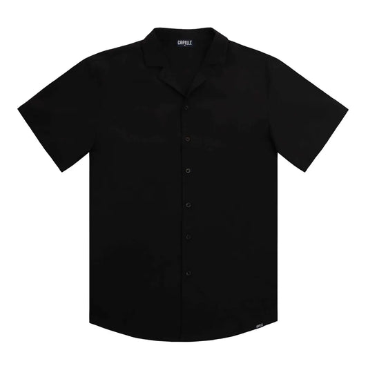 Camisa tipo resort de hombre con botones en ónix negro, corte moderno